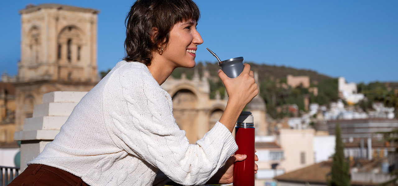 mulher pensando novas regras para a cidadania italiana